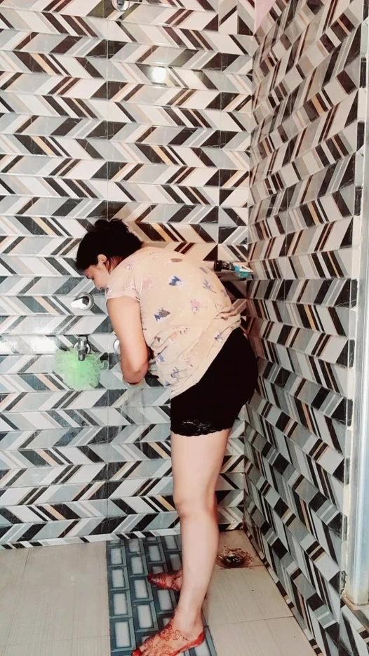 Puja yenge banyo sahnesi desi evli kadın