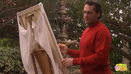 Çello oynuyormuş ve lezbiyen arkadaşı geldi ve birbirlerini öpmeye başladılar