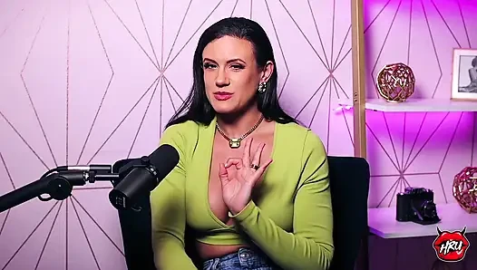 Penny Berber'in filtresiz: orta yaşlı seksi kadın kraliçesinin sırları