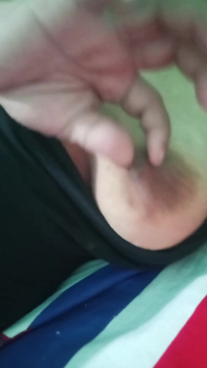 Seksi Filipinli orta yaşlı seksi kadın, büyük meme uçlarımı emmek ister misin?