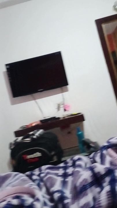 Penisimi otel odasındaki oda servisine verdim.