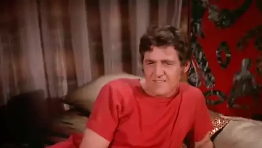 Muhteşem kleopatra arkadaşını öpüyor (1970'lerde vintage)