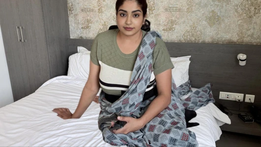 Güzel dul üvey kız kardeş üvey erkek kardeşi tarafından amını parmaklarken yakalandı Hintçe seks viral videosu