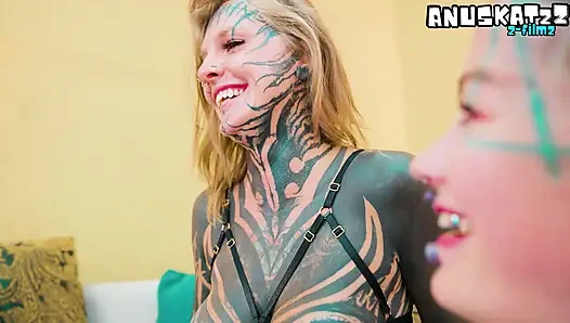 2 sürtük vahşi uzaylı dildolarla anal seks yapıyor