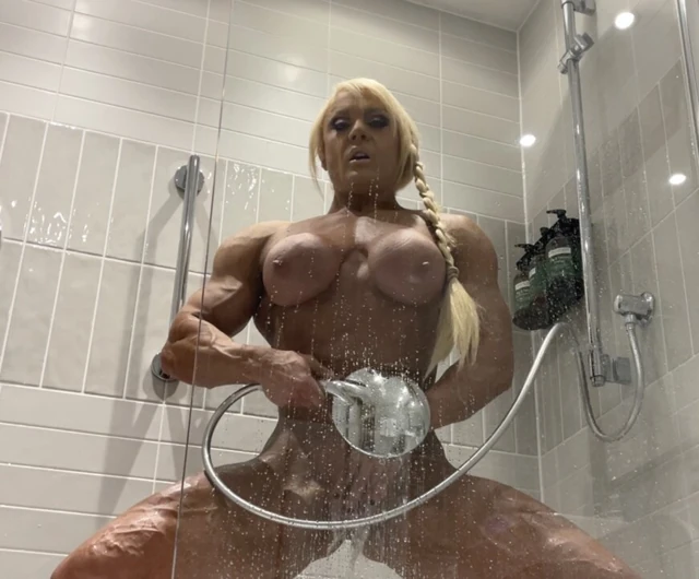 Shower Clit