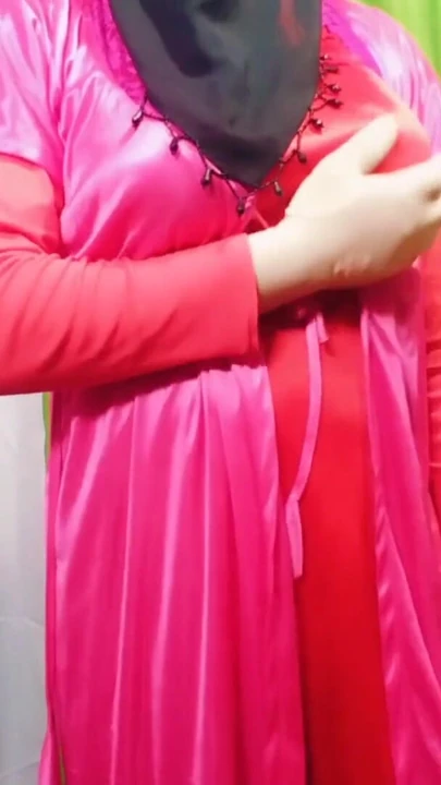 Güzel ateşli Lily'i sikiyor ve amının suyunu çıkarıyor | Klip 1