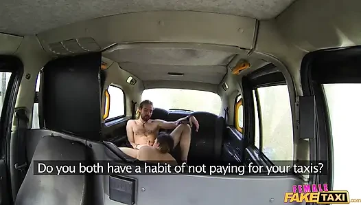 Fake taxi - ateşli şoför öğrenci yarağının tadına bakıyor