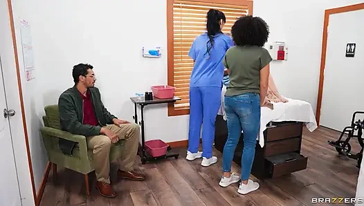 Şimdiye kadarki en iyi hastane ziyareti Sinatra Monroe, Ariana Starr Brazzers