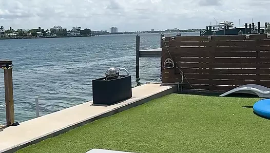 Bronzlaşıyor Bayan Lexa