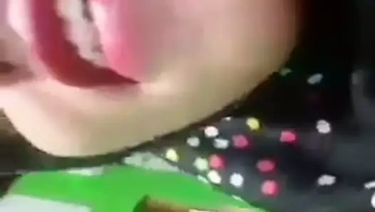 Tesettürlü sürtük senin için daha fazla dans ediyor