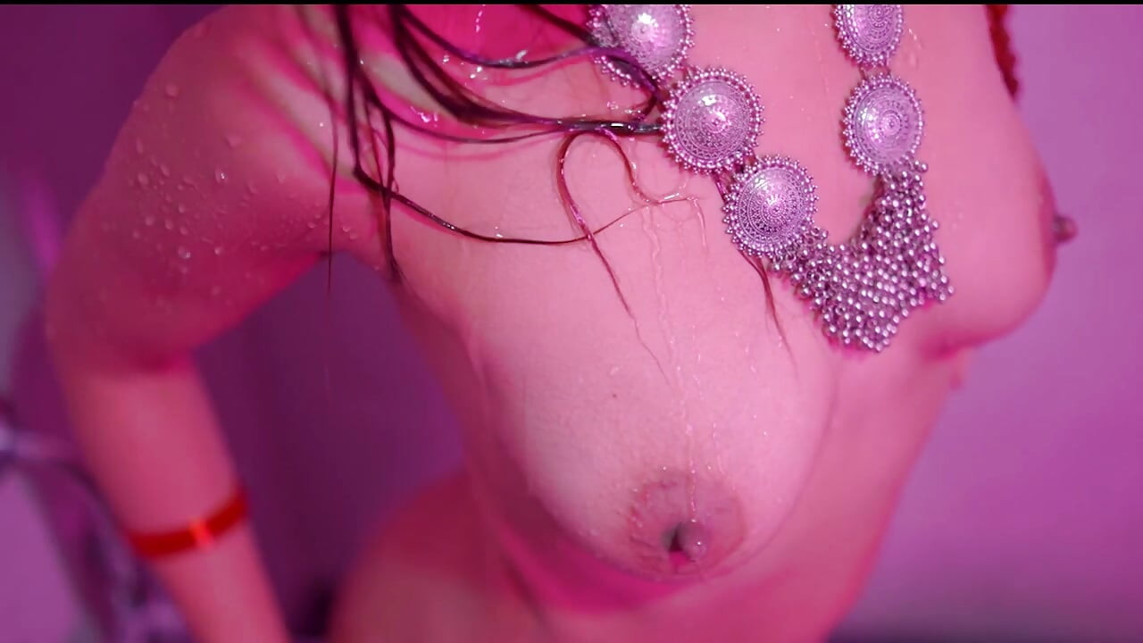 Hintli Ateşli Porno Yıldızı Muskan'ın Solo Seks Videosu