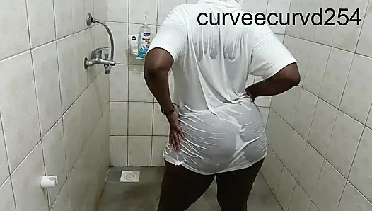 Islak Twerk Yaptık Ve Emildik Ve Sikildik: Banyoda Romantizm