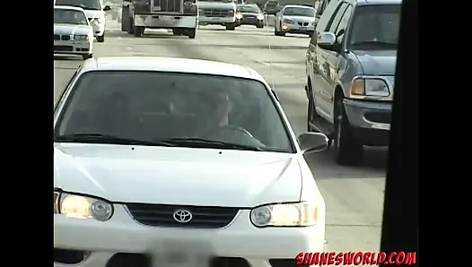 Shane'in dünyası eğlenmek ve sikişmek için mammoth'a gidiyor