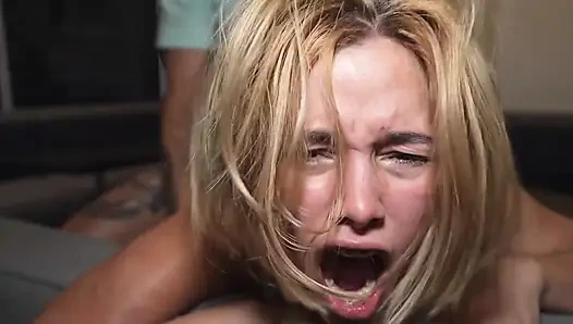 Sadece o büyük yarağı sikmek için en iyi arkadaşımın erkek arkadaşını aldatarak çaldım