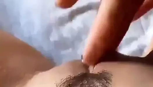 Yalnız parmak – ıslak kedi