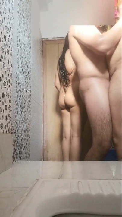 İki teyze hardcore banyoda üçlü seks büyük göğüsler büyük götlü seksi vücut hardcore seks | Klip 1
