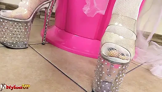 Monique koltukta seksi