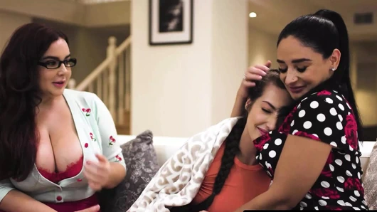 Girlsway - milfs natasha nice ve sheena ryder 18 yaşındaki bebek ile kedi yeme ve parmak seks var