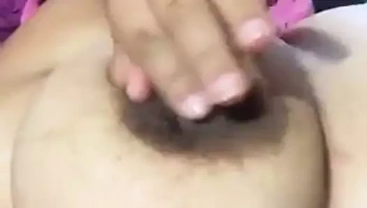 Desi göğüs masajı