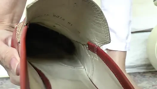 Her gün bunu istiyorsun: ayaklarımı kokliyorum ve pantolonuna boşalıyorum!