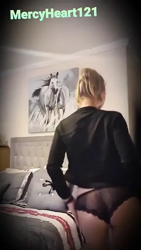 Sabah orta yaşlı seksi kadın