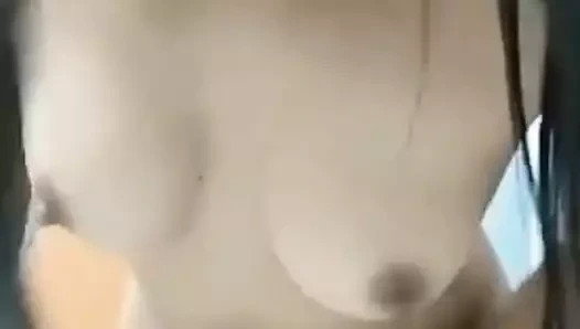 azgın kız parmak içinde banyo