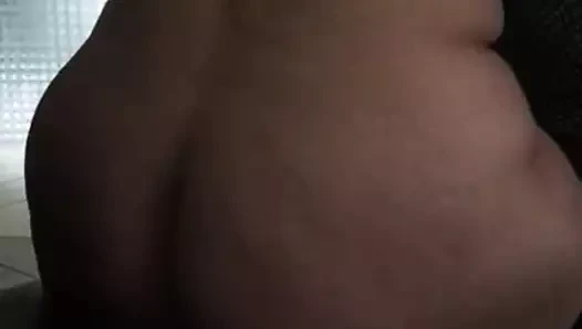 Ma femme a un gros cul 2