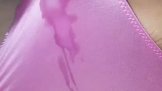 Cumming içinde bir yeni seksi saten tanga