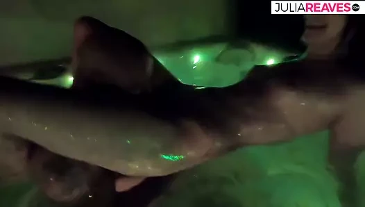 Im Pool das kindermaedchen gefickt