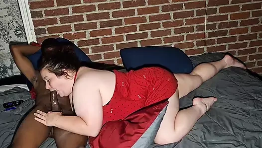 Döl istiyor, emdiğini söylüyor çünkü dölünü daha hızlı boşalttığı için döl yutuyor