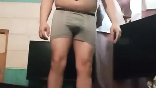 Boksörlü İsa penisini çekiyor bölüm 13