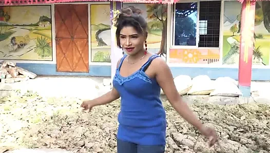 Desi yenge dans video