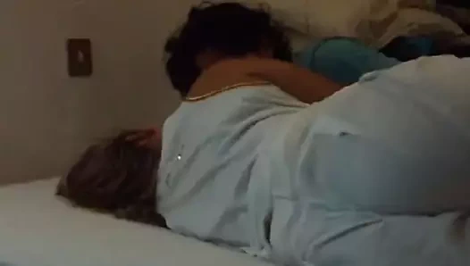 emme koca horoz at evde