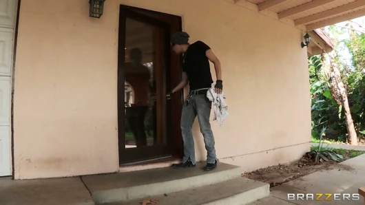 Üvey anneler kontrolde - tom gözetliyor orta yaşlı seksi kadın, punk rock sikişi