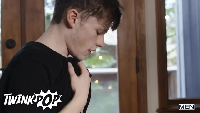 Twinkpop - Troye Dean Braxton Cruz ve Jake Preston tarafından sikiliyor, sonra ateşli, dağınık bir yüze boşalma alıyor