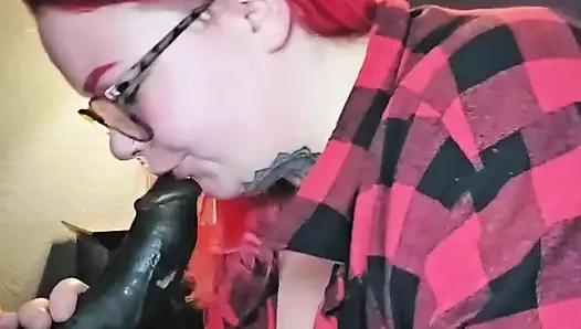 Kızıl saçlı aubrey bigbabe304 büyük şişman siyah yarak üzerinde salya akıtıyor