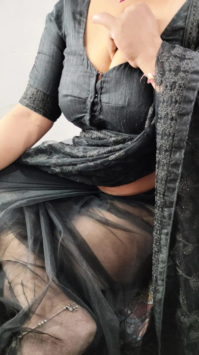 Yenge siyahi Saare ateşli görünüyor