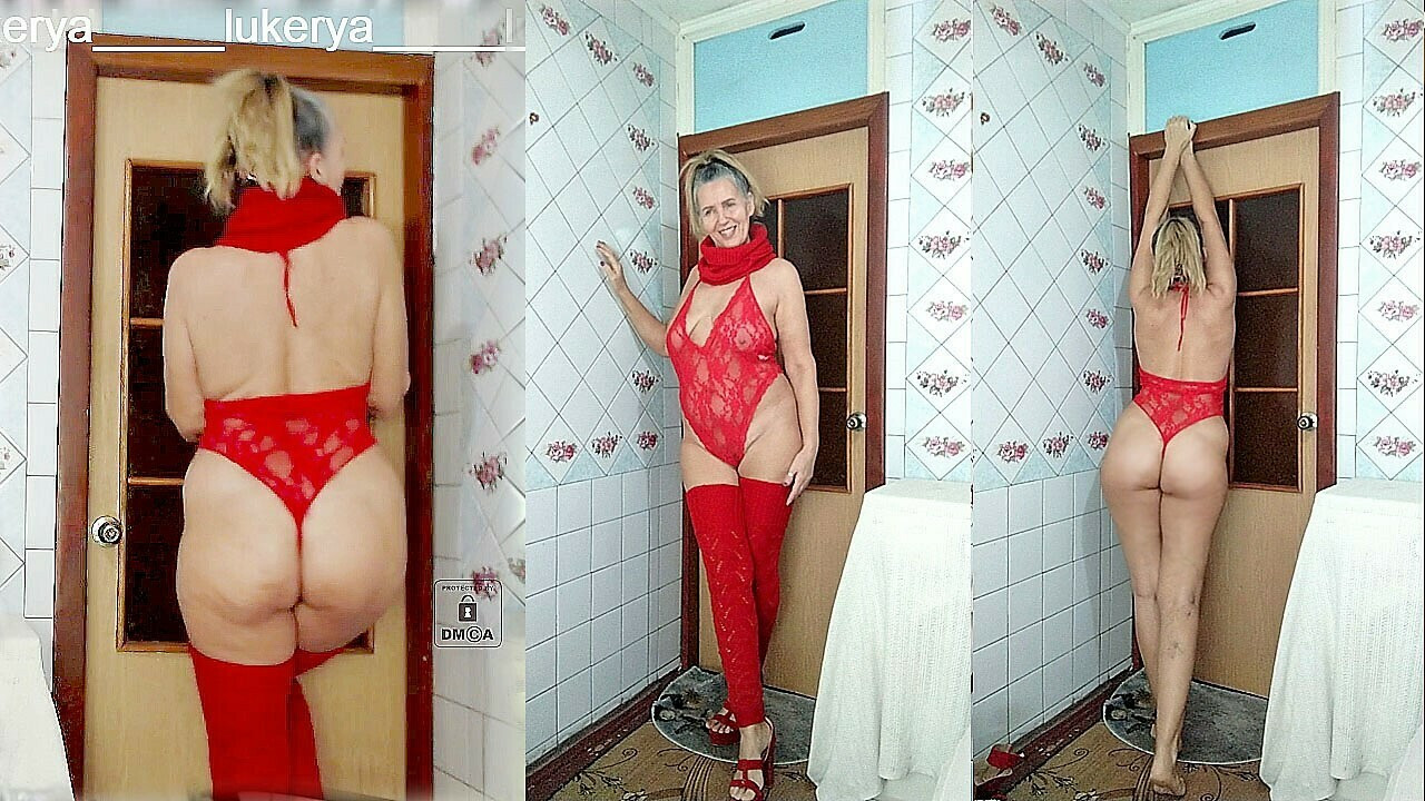 Fetişistler için lukerya uyumsuz kırmızı kıyafetleri birleştirir