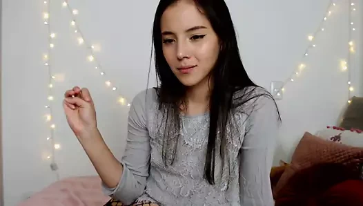 Güzel bir yüzü var ama aynı zamanda çok seksi ve çok çekici