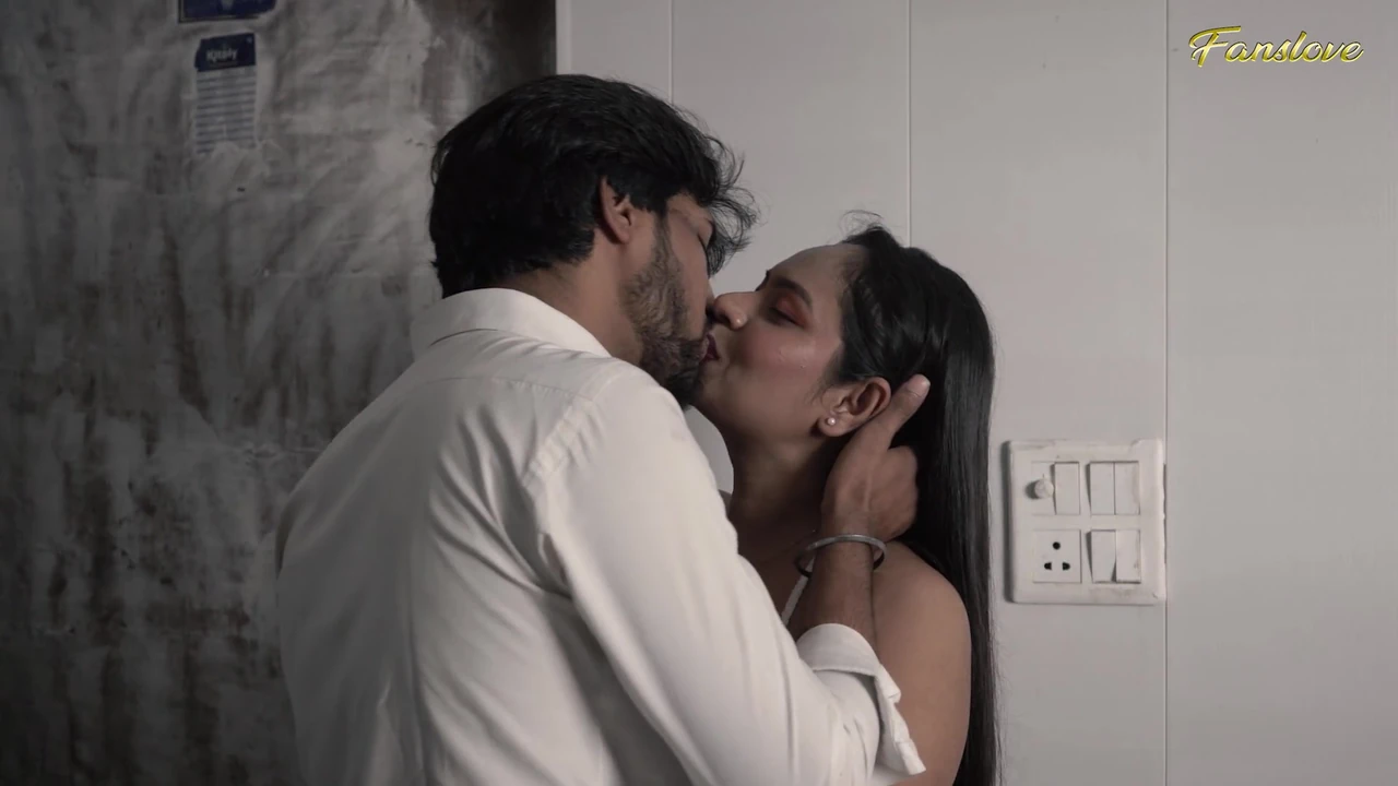 सेक्सी पत्नी ने अपने पूर्व प्रेमी से यौन सुख का आनंद लिया (हिंदी ऑडियो)