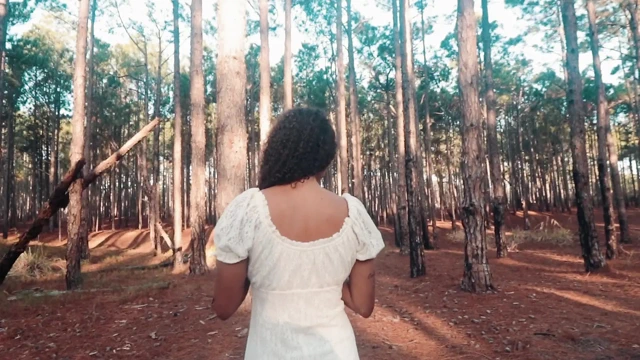 İri göğüslü latin amatör vahşi ormana sikişiyor