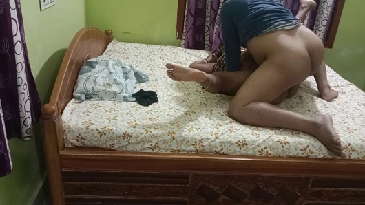 Tamil mallu savita sert sikiş amcığını sari ve sutyenle sikiyor