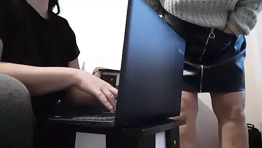 Esmer sekreterim o kadar ateşli ki kendimi zapt edemem...