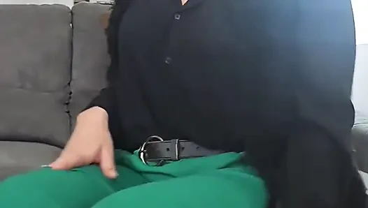 Küçük Orospuyu Dildo'mla Oynuyorum, Onu Vajinama Iyice Sokuyor