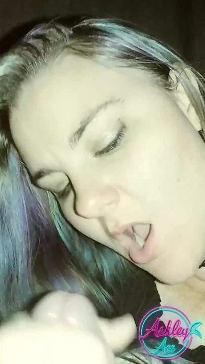 Ashley Ace döl tadını seviyor