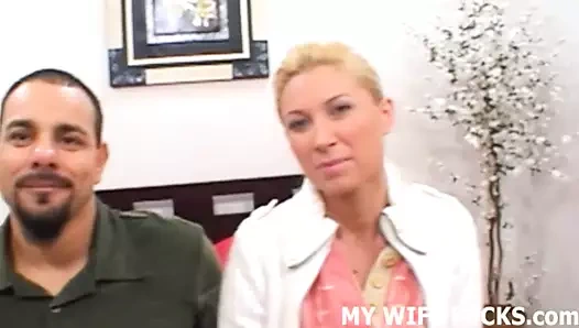 Gerçek bir erkek porno yıldızından sert bir yumruk atmak istiyorum