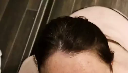 6 aylık hamileyken banyoda boşalma ile azgın oral seks