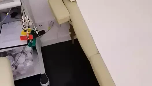 Doktorun odasında halka açık mastürbasyon... çok azgınım