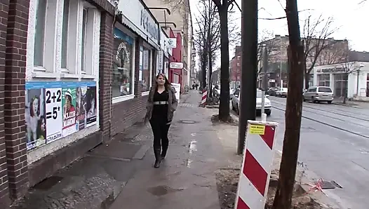 Edepsiz Alman kaltak ateşli sikişiyor