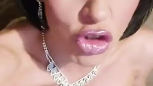 Tiffany morriss kendini yukarı yağlar